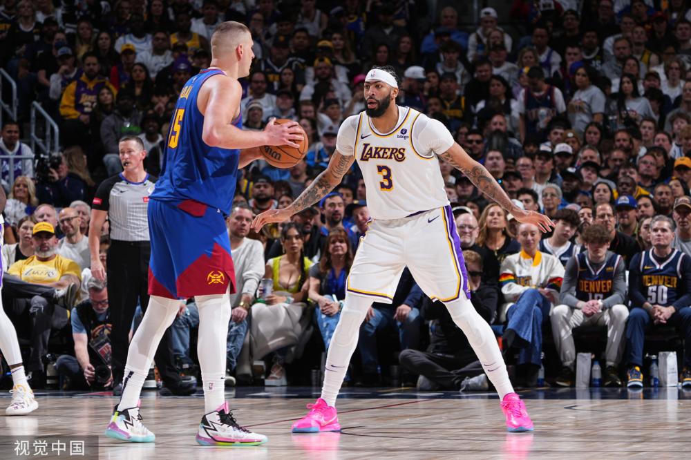 年轻而充满 年轻而充满